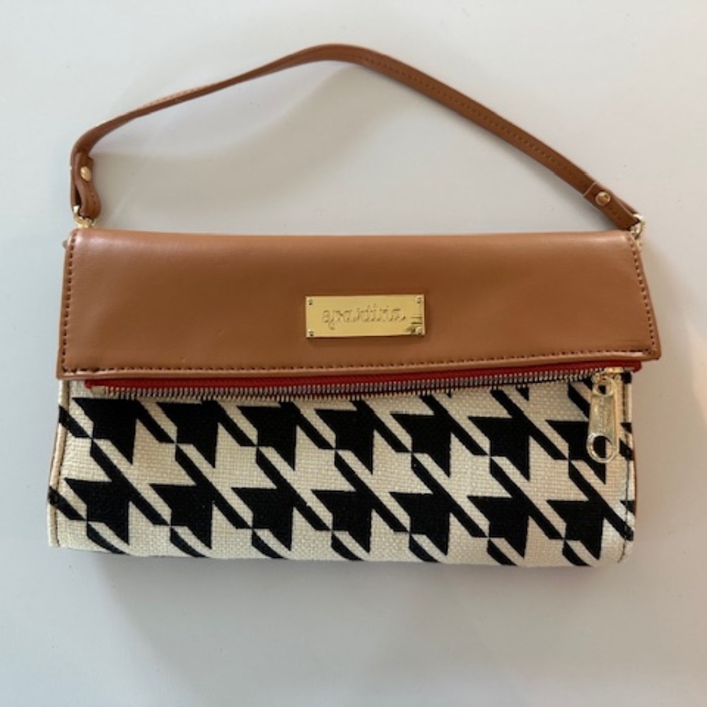 Spartina 449 "Stoddard Convertible Clutch" Black and White